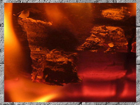 La facette dangereuse des métaux se rapporte à leur relation avec le feu souterrain. (Marsailly/Blogostelle)