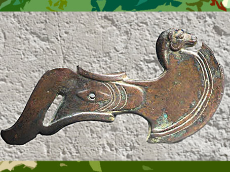 D'après une hache d'apparat, cuivre, fin IIIe -début IIe millénaire avjc, Bactriane, Nord Afghanistan, Orient ancien. (Marsailly/Blogostelle)