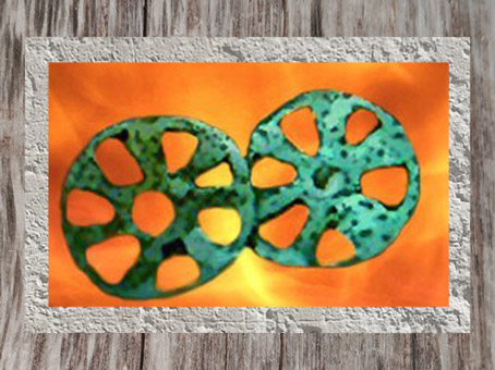 D'après des rouelles celtiques, période de l'âge du Fer. (Marsailly/Blogostelle)