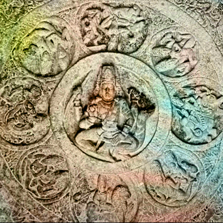 D'après Brâhma et les dikpâla, les huit gardiens de l'Espace, bas-reliefs, période Çâlukya, VIe-VIIIe siècle apjc, Bâdâmi, Dekkan, Inde ancienne. (Marsailly/Blogostelle)