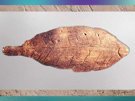 D'après un poisson gravé, os, Lespugue, Haute-Garonne, France, gravettien, paléolithique. (Marsailly/Blogostelle)