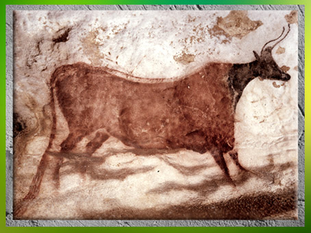 D'après une vache rouge, grottes de Lascaux, Dordogne, France, Magdalénien, paléolithique supérieur. (Marsailly/Blogostelle)
