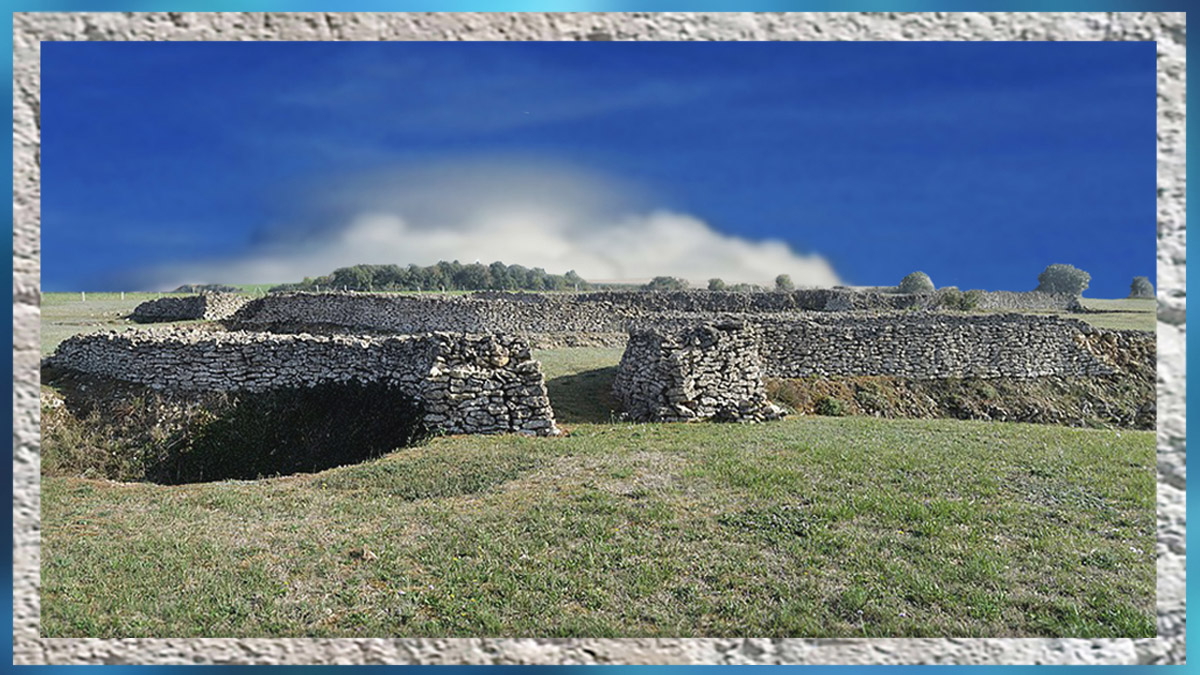 D'après les villages néolithiques et leurs enceintes de pierres. (Marsailly/Blogostelle)