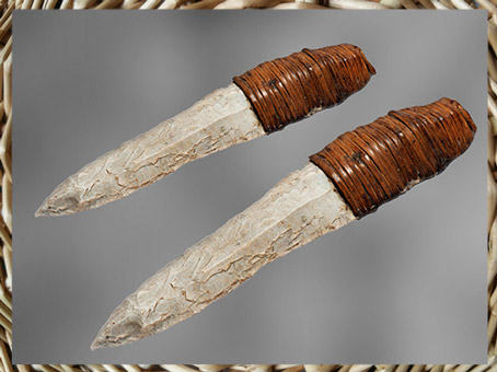 D'après des couteaux, lames en silex et manches en osier, Isère, France, néolithique. (Marsailly/Blogostelle)