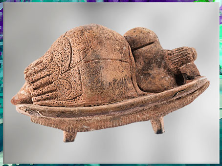 D'après une statuette, femme ou déesse endormie, dos, terre cuite, Hal Saflieni, IVe -IIIe millénaire avjc, Malte, néolithique. (Marsailly/Blogostelle)