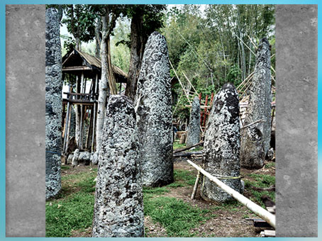 D'après des mégalithes funéraires, à Bori, Indonésie. (Marsailly/Blogostelle)