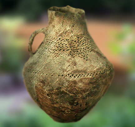 D'après une poterie de Videlles, terre cuite, décor excisé, Essonne, France, âge du Bronze. (Marsailly/Blogostelle)