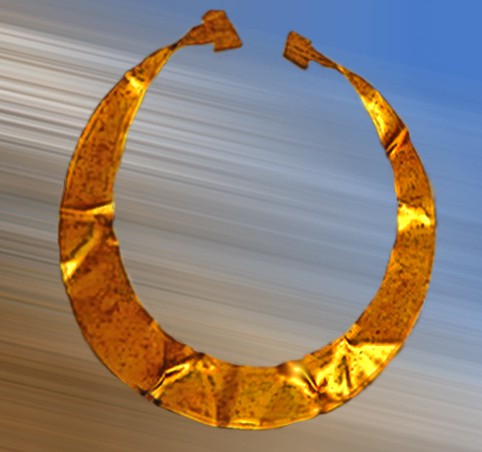 D'après une lunule en or, parure, Allemagne. âge du Bronze. (Marsailly/Blogostelle)