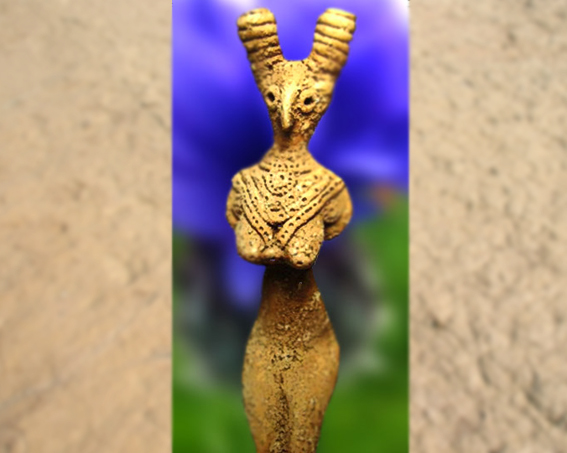 D'après une statuette féminine, terre cuite, vallée de l'Indus, IVe -IIIe millénaire avjc, période Néolithique, Inde ancienne. (Marsailly/Blogostelle)