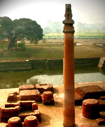 D'après une vue de la colonne de Vaisâlî, magnifiée par un chapiteau avec lion assis, IIIe siècle avjc, Bihar, Nord, style Maurya, Inde ancienne. (Marsailly/Blogostelle)