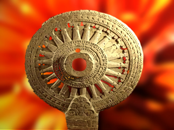 D'après une sculpture de la Roue de la Loi bouddhique, ou roue du Dharma, vers le VIIe siècle apjc. (Illustration Marsailly/Blogostelle.)