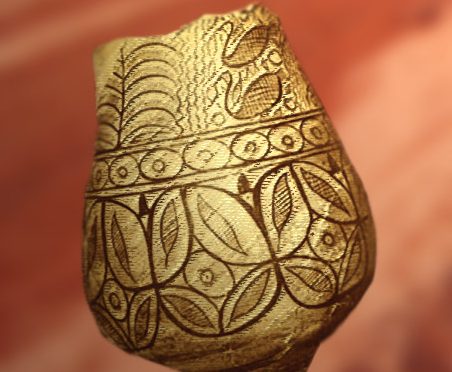 D'après une grande poterie, motifs peints, vers 2500-2300 avjc, civilisation de l'Indus, Inde ancienne. (Marsailly/Blogostelle)