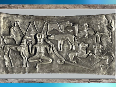 D'après le dieu-cerf, chaudron de Gundestrup, métal, or et argent, Ier siècle avjc, Danemark, art celte, âge du Fer. (Marsailly/Blogostelle)