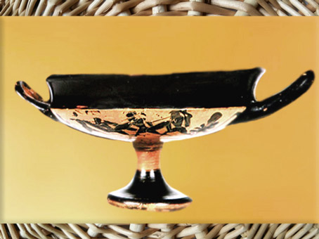 D'après une coupe attique à motifs de guerriers et d'amazones, mobilier funéraire de la tombe de Vix, Bourgogne, Ve siècle avjc, fin Hallstatt-La Tène, âge du Fer. (Marsailly/Blogostelle)