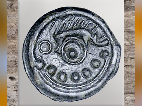 D'après un sanglier et roue, statère gaulois, bronze, Ier siècle avjc- Ier siècle apjc, La Tène, âge du Fer, Gaule celtique. (Marsailly/Blogostelle)