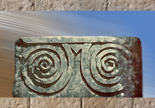 D'après les spirales du temple de Tarxien, Malte IIIe millénaire avjc, période néolithique. (Marsailly/Blogostelle)