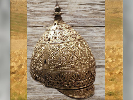 D'après le Casque d'Agris, rinceaux, entrelacs et palmettes, fer, bronze, or et corail, style végétal, La Tène, France, Gaule celtique, âge du Fer. (Marsailly/Blogostelle)