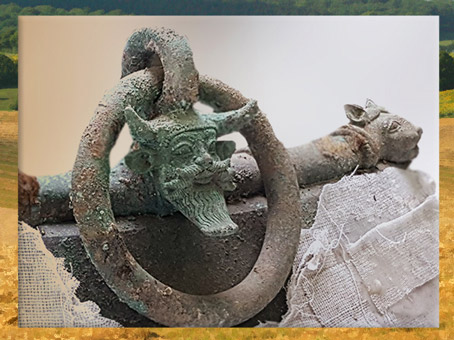 D'après le dieu fluvial Acheloos, tombe princière celte de Lavau, Ve siècle avjc, fin Hallstatt-La Tène, âge du Fer. (Marsailly/Blogostelle)