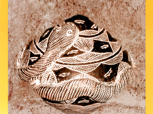 D’après un maracas à motif de serpent, argile, Djenne, Mali, art africain. (Marsailly/Blogostelle)
