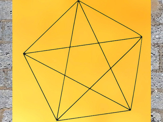 D'après le pentacle pythagoricien, pentagone étoilé. (Marsailly/Blogostelle)