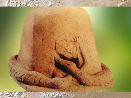 D'après le thème du serpent cosmogonique, terre cuite, Mali, art africain. (Marsailly/Blogostelle)