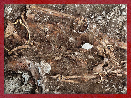 D'après le défunt et ses bijoux, tombe celte de Lavau, Ve siècle avjc, fin Hallstatt-La Tène, âge du Fer. (Marsailly/Blogostelle)