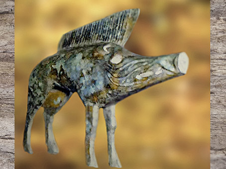 D'après un sanglier, enseigne gauloise, bronze, France, La Tène, art celte, Gaule. (Marsailly/Blogostelle)