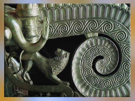 D'après un détail du cratère de Vix, tombe celte de Vix, Ve siècle avjc, Bourgogne, fin Hallstatt-La Tène, âge du Fer. (Marsailly/Blogostelle)