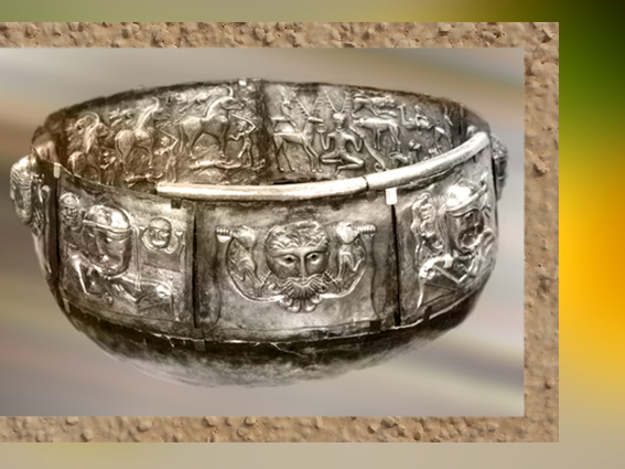 D'après le chaudron de Gundestrup, métal or et argent, Ier siècle avjc, art celte, Danemark. (Marsailly/Blogostelle.)