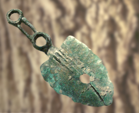 D'après un rasoir en bronze du premier âge du Fer. (Marsailly/Blogostelle.)