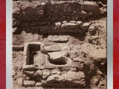 D’après la fontaine de l’antique cité d’Uzès, Ucetia, Ier siècle avjc, Gaule Romaine, Gard, France. (Marsailly/Blogostelle)