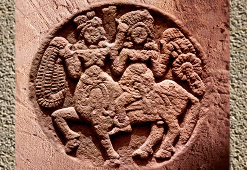 D'après un cavalier, médaillon, Sanchî 2, Madhya Pradesh, Nord, Inde ancienne. (Marsailly/Blogostelle)