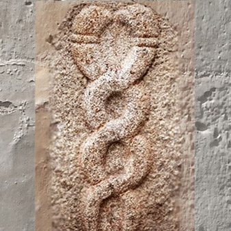 D'après une stèle sculptée, la kundalini, Inde ancienne. (Marsailly/Blogostelle)