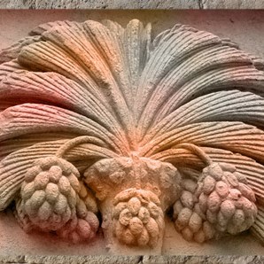 D'après le dattier du tympan du Palais Jacques Cœur, Fulcanelli (Maisons Philosophales), XVe siècle, Bourges. (Marsailly/Blogostelle)