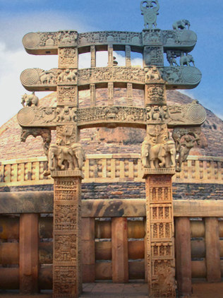 D'après le torana Est et ses éléphants, stûpa n° 1 Sânchî, Madhya Pradesh, Nord, Inde ancienne. (Marsailly/Blogostelle)