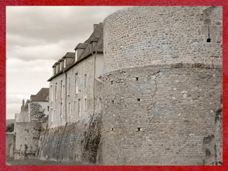 D'après les remparts d'Autun, antique Augustodunum, fin Ier siècle avjc - début Ier siècle, Bourgogne, France, Gaule Romaine. (Marsailly/Blogostelle)