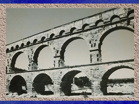 D'après le Pont du Gard, vers le milieu du Ier siècle apjc, Gaule Romaine. (Marsailly/Blogostelle)
