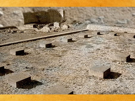 D’après les vestiges de la basilique de Laudun, centre administratif et tribunal dans l’antiquité, Ier siècle, Gaule Romaine, Gard, France. (Marsailly/Blogostelle)