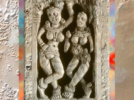 D'après deux canons féminins de l'Inde, relief ajouré, ivoire, Trésor de Begram (Afghanistan), Ier siècle, empire Kushâna en Inde du Nord. (Marsailly/Blogostelle)