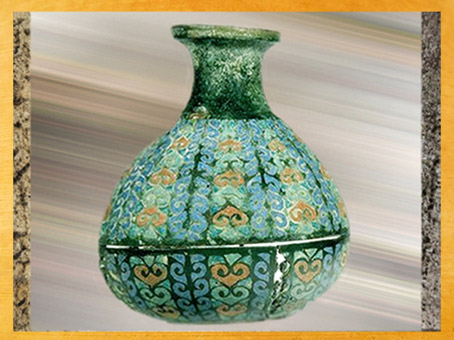 D'après un vase en bronze émaillé, La Guierce, IIIe siècle, dépôt-trésor, Charente, France, Gaule Romaine. (Marsailly/Blogostelle)