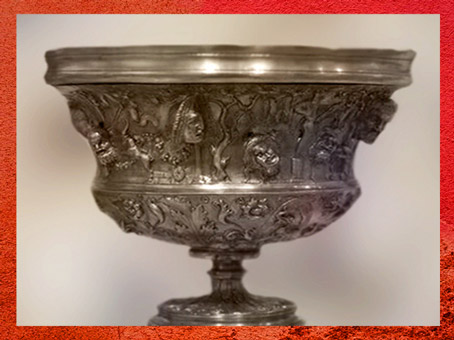 D'après une coupe à décor de masques, Trésor de Hildesheim, argent rehaussé d’or, Ier siècle avjc-Ier siècle, Germanie, Allemagne, période Romaine. (Marsailly/Blogostelle)