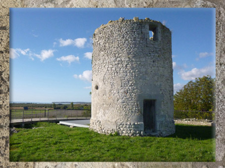 D'après le temple dit Fâ de Barzan, vestige d'un Fanum, IIe siècle apjc, Charente Maritime, France, Gaule Romaine. (Marsailly/Blogostelle)