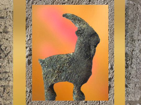 D'après le Bouc, attribut gaulois du dieu Mercure, métal cuivreux, IIIe siècle, Gaule Romaine. (Marsailly/Blogostelle)