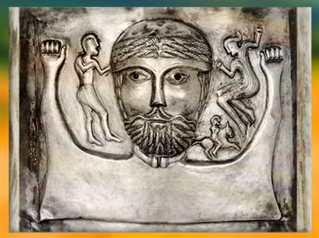 D'après un dieu barbu, chaudron de Gundestrup, détail, or et argent, Ier siècle avjc, âge du Fer, Danemark, art celte. (Marsailly/Blogostelle)