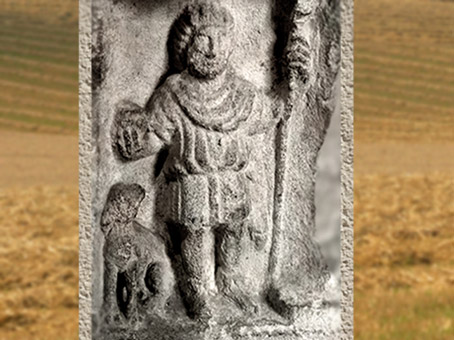 D'après le dieu gaulois Sucellus, Pilier des Nautes, Ier siècle, Lutèce Paris, Gaule Romaine. (Marsailly/Blogostelle)