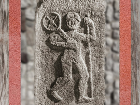 D'après l'effigie de Taranis et sa roue, dieu gaulois du Tonnerre, bas-relief, pilier sacré, Alsace, France, Gaule Romaine. (Marsailly/Blogostelle)