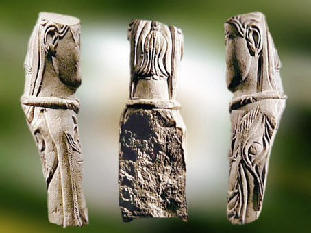 D'après le dieu gaulois d'Euffigneix, œil sur le côté, Ier siècle avjc, Haute-Marne, France, Gaule Romaine. (Marsailly/Blogostelle)