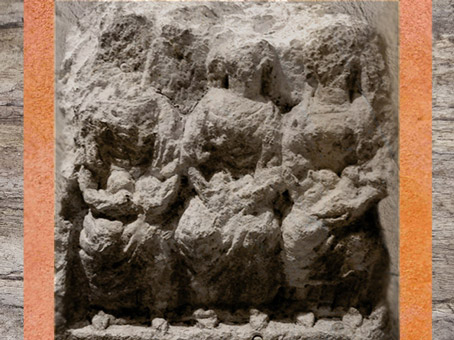 D'après les Matres avec nourrisson, patère et corne d’abondance, groupe sculpté, Lyon, Gaule Romaine. (Marsailly/Blogostelle)