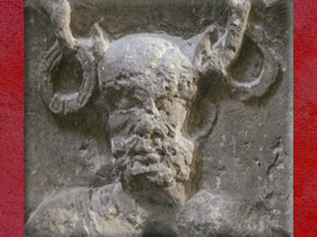 D'après Cernnunos, dieu gaulois cornu, détail, Pilier des Nautes, Lutèce, début Ier siècle, Paris, Gaule Romaine. (Marsailly/Blogostelle)