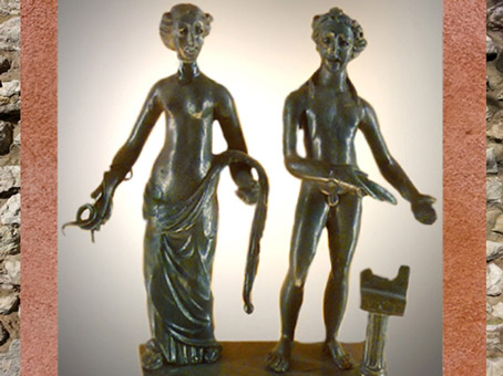 D’après Sirona, déesse gauloise des Sources et de la Santé, au côté d’Apollon, dieu guérisseur, bronze, IIe siècle, Dijon, Bourgogne, France, Gaule Romaine. (Marsailly/Blogostelle)